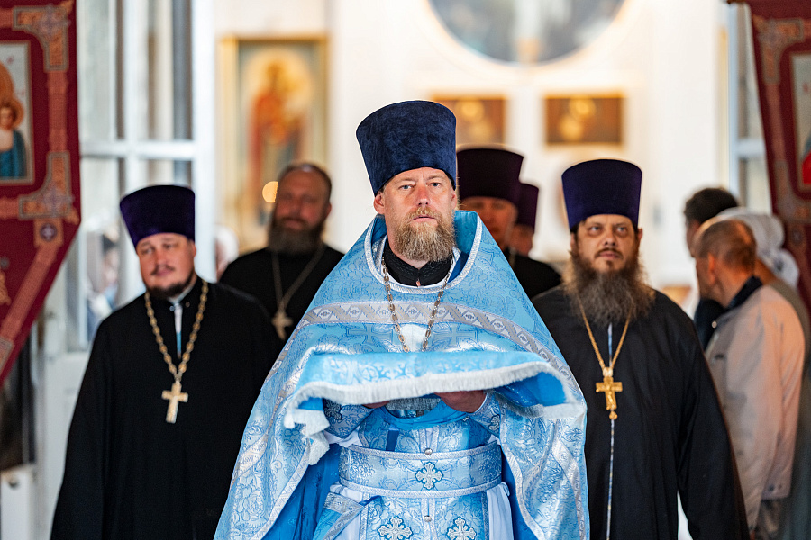 Архиерейское богослужение в Скорбященском храме села Шарапово м.о. Чехов